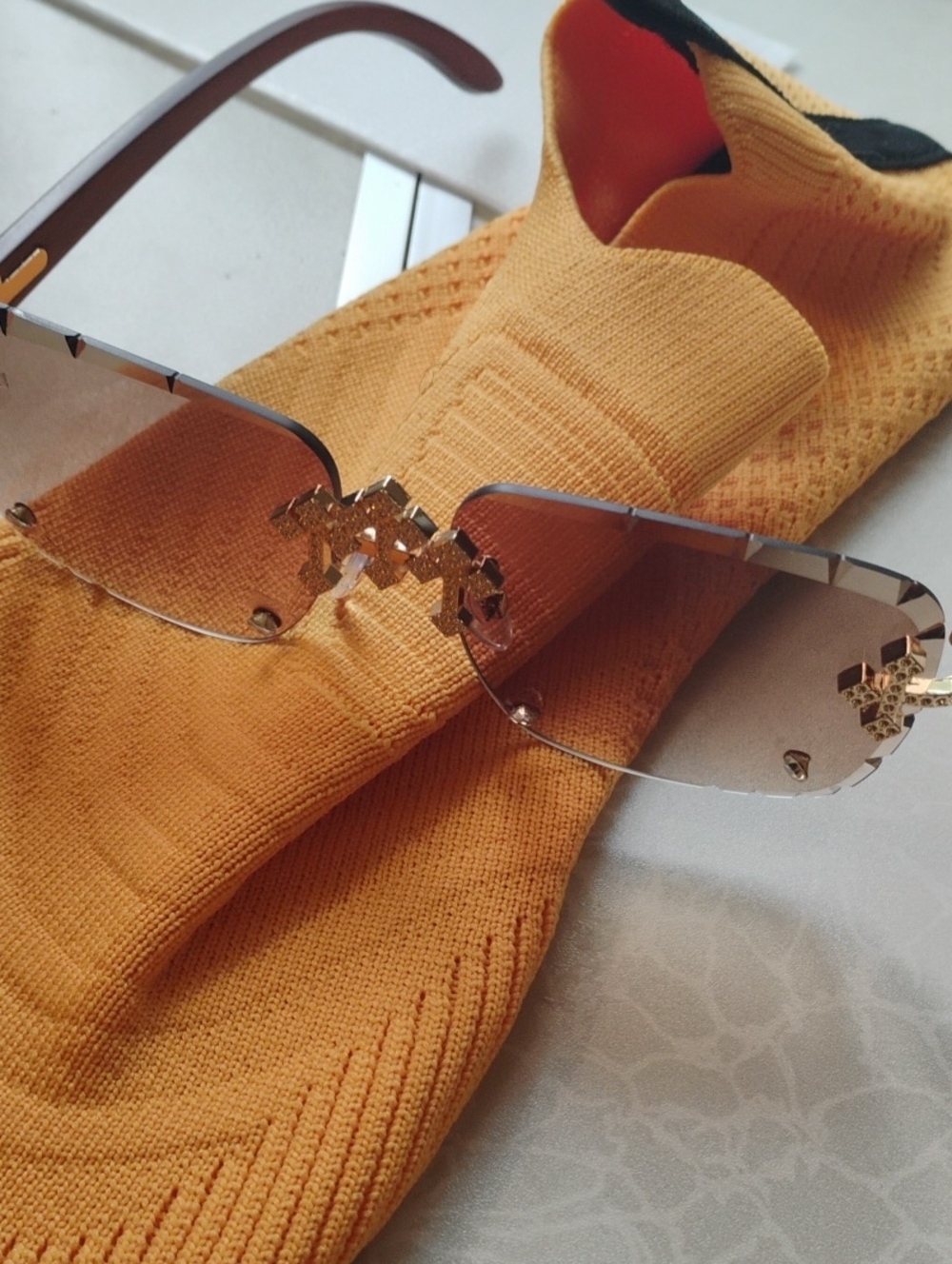 Diamond Cut Brown Glasses With Real Lab Diamonds Included!!